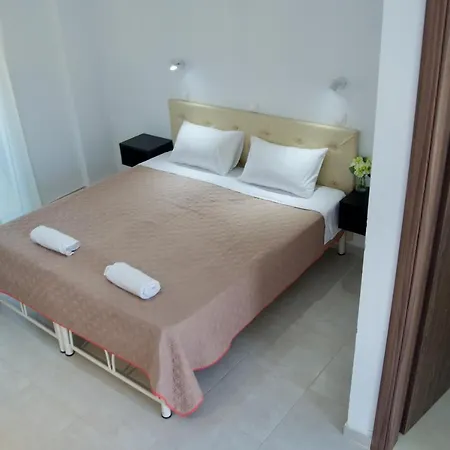 קאבוס Jessica'S Studios & Apartments מראה חיצוני תמונה