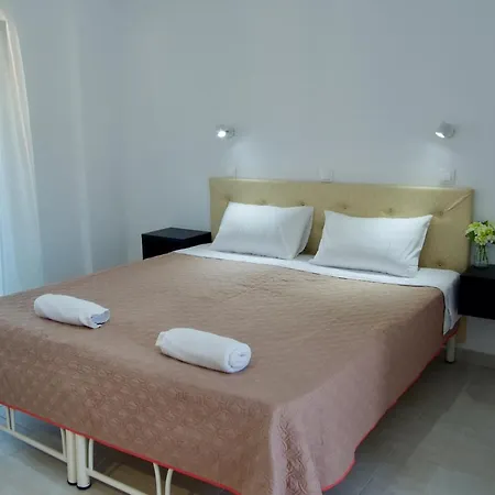קאבוס Jessica'S Studios & Apartments מראה חיצוני תמונה