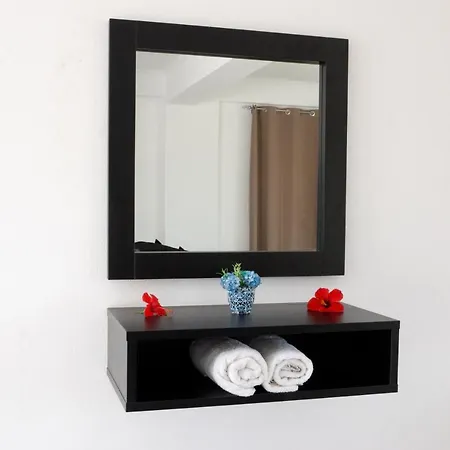 קאבוס Jessica'S Studios & Apartments מראה חיצוני תמונה