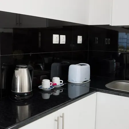 קאבוס Jessica'S Studios & Apartments מראה חיצוני תמונה