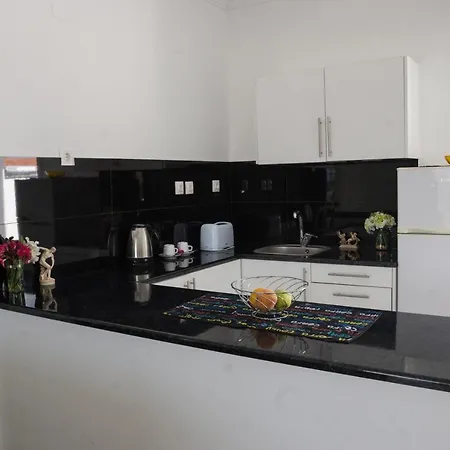 קאבוס Jessica'S Studios & Apartments מראה חיצוני תמונה