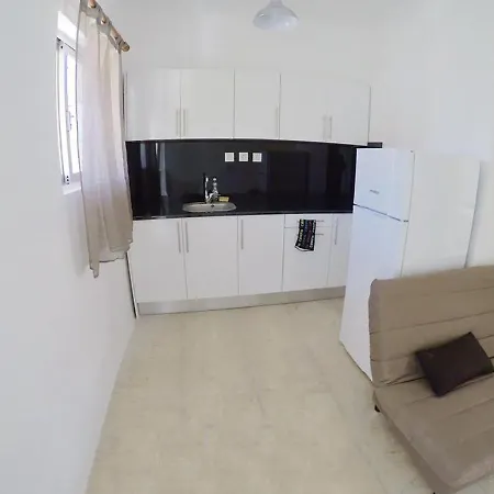 קאבוס Jessica'S Studios & Apartments מראה חיצוני תמונה